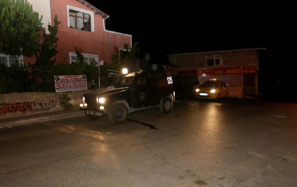 Sarıyer'de polise ateş açıldı: 2 yaralı