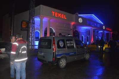 Otomobilden açılan ateşle ağır yaralandı