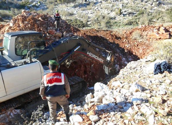 Mersin'de define avcılarına suçüstü