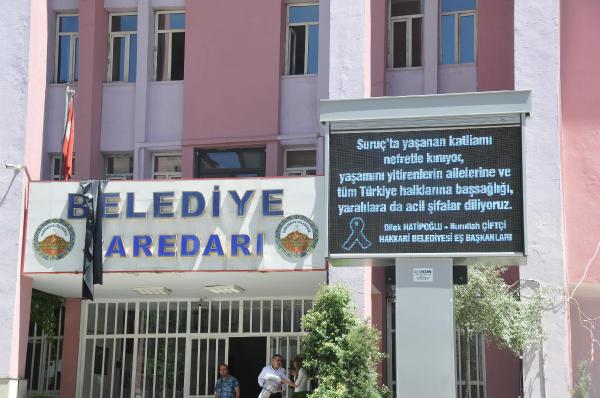 Hakkari'de siyah bezli protesto