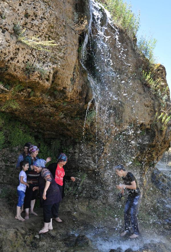 Sivas'ta sıcak hava bunalttı