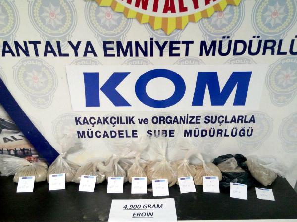 Antalya'da uyuşturucuya 3 gözaltı