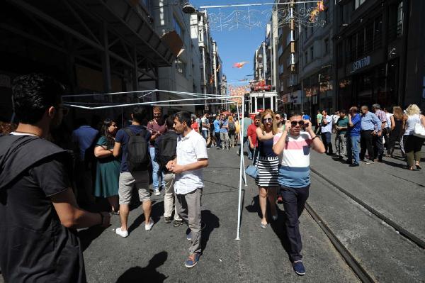 Beyoğlu'nda taziye çadırı gerginliği