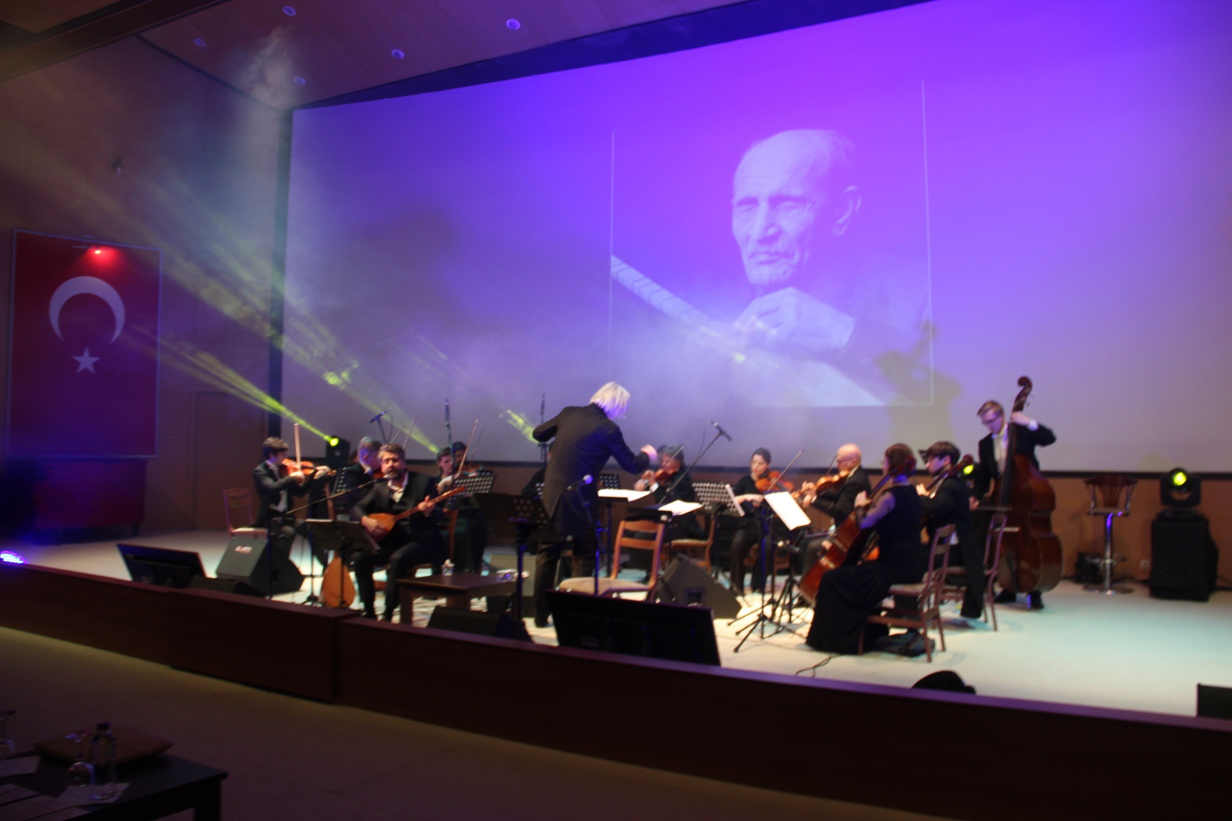 Berlin Senfoni’den Aşık Veysel konseri