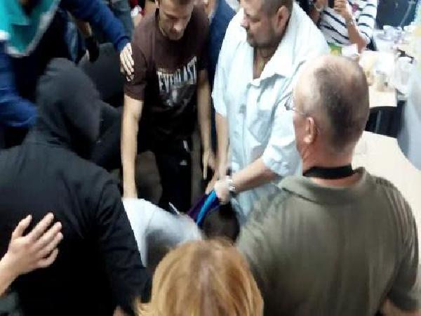 Ukrayna'da ünlü şovmene milletvekillerinden meydan dayağı