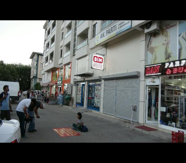 Suruç Massacre: Female high school student stages a sit-in single-handed in eastern province