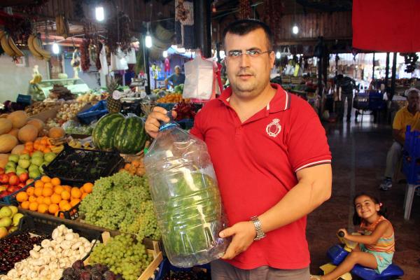Damacanada yetişen karpuzun tanesi 250 lira