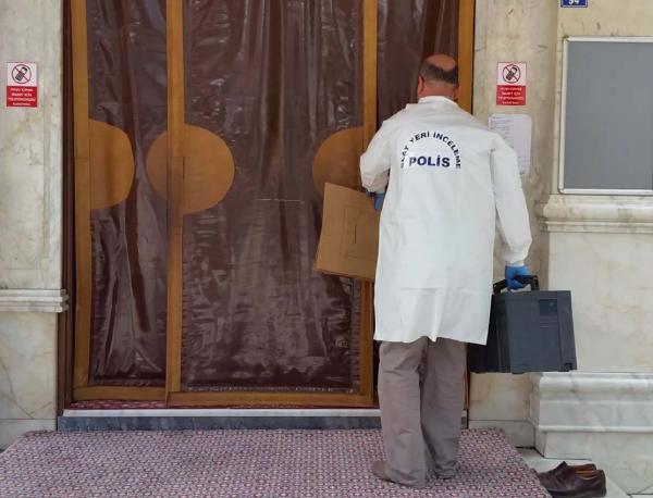 Camiden hard disk çaldılar, Sakal-ı Şerif'e dokunmadılar