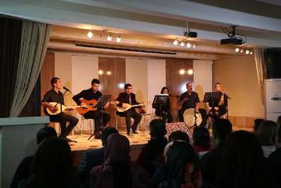 Şemdinli'de öğretmenlerden öğrenciler yararına konser