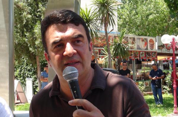 Suruç'ta ölenlere Kuşadası'nda anma