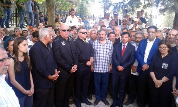 Suruç'ta patlamada ölen Ferdane Kılıç ile oğlu Nartan için Bursa'da hüzünlü tören (2)