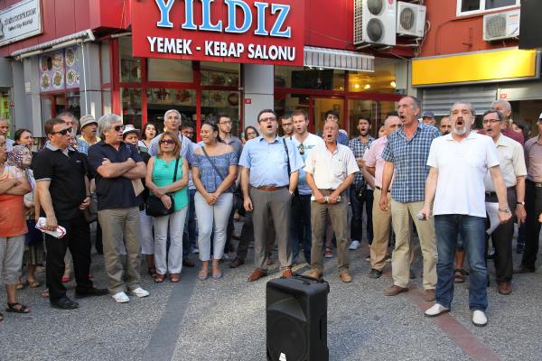 Suruç'taki bombalı saldırı Balıkesir'de protesto edildi