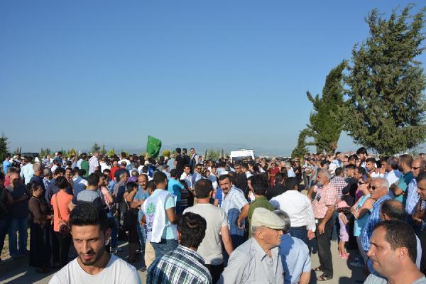Suruç'ta patlamada ölen Ferdane Kılıç ile oğlu Nartan için Bursa'da hüzünlü tören (3)