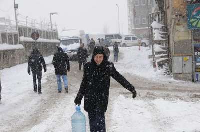 Hakkari ve Bitlis'te kar yağışı