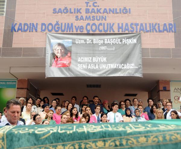 Denizde boğulan doktora gözüyaşlı veda