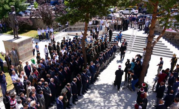 Tarihi Erzurum Kongresi 96 yıl sonra canlandırıldı
