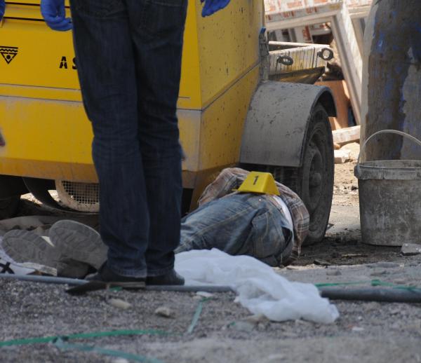 Gaziantep'te inşaatta iskele çöktü: 2 ölü, 4 yaralı (2) - yeniden