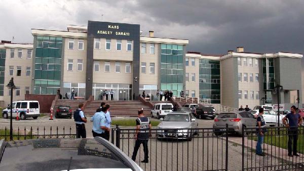 Adliye önünde kalaşnikof, pompalı tüfek ve tabancalı saldırı: 3 yaralı, 12 gözaltı