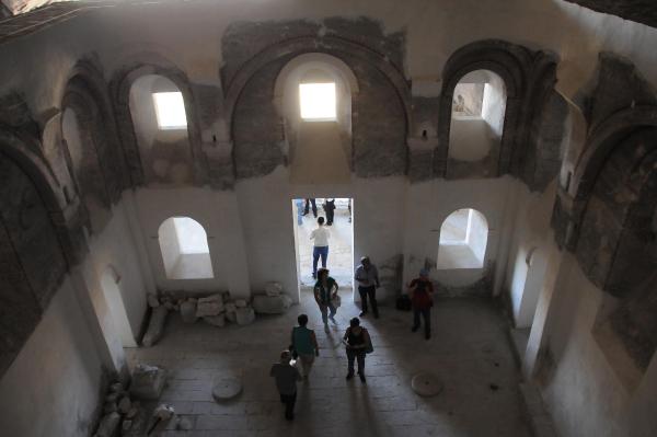 Dedeleri Şebinkarahisar’dan giden Yunanlı turistler Meryemana Manastırı'nı gezdi