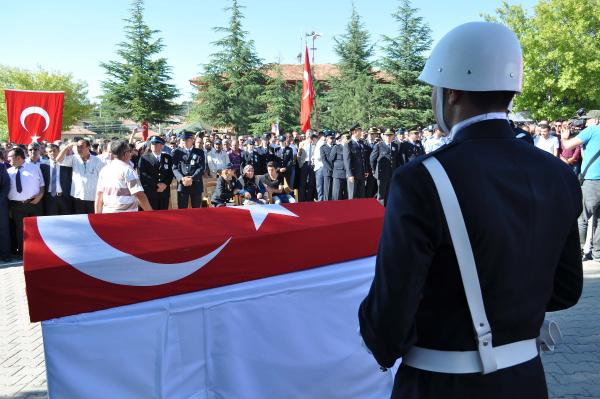 Şehit polisler törenle uğurlandı (3)