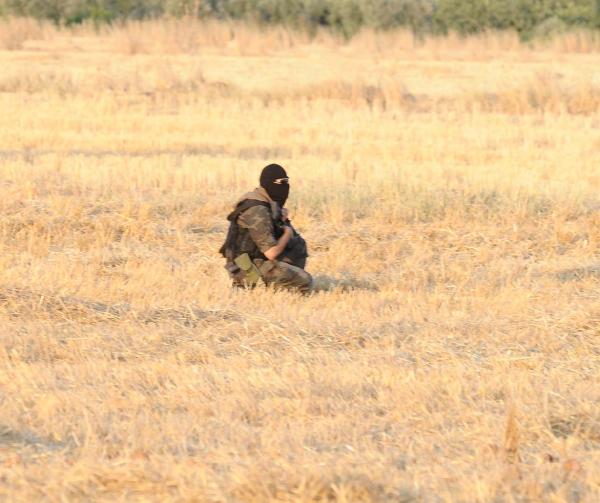 Suriye'nin IŞİD kontrolündeki bölgeden karakola ateş: 1 şehit, 2 yaralı (3)