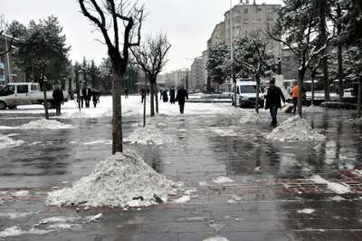Elazığ’da 367 köy yolu kardan kapandı
