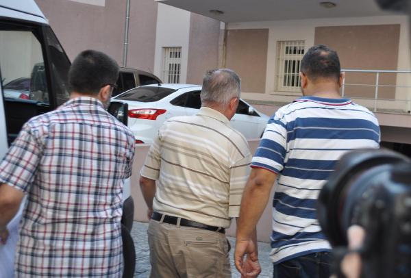İzmir'de çifte operasyon: 24 gözaltı (2)- yeniden: