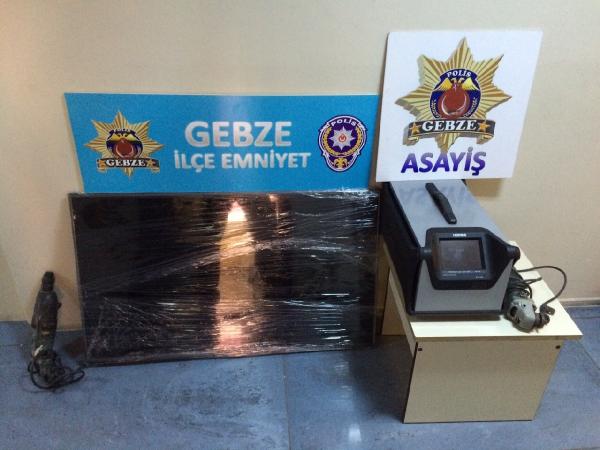 Ne olduğunu bilmeden 40 bin euro değerindeki cihazı çaldılar