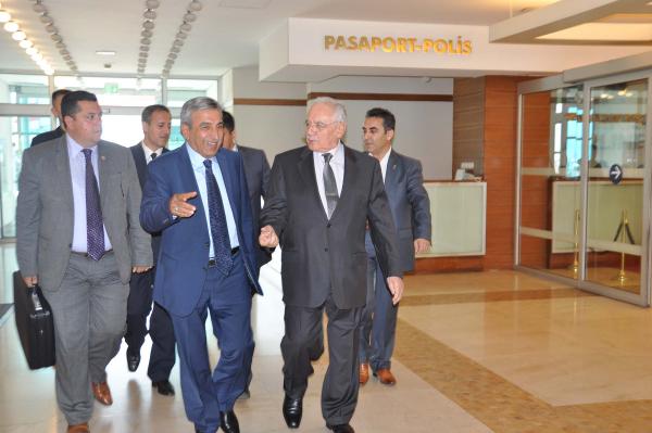Milli Savunma Bakanı Vecdi Gönül İstanbul'da