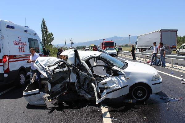 Çorum'da trafik kazası:2 ölü 1 yaralı