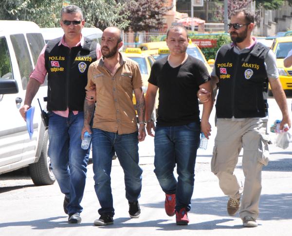 Esnafa haraca bağlayan 2 kişi yakalandı