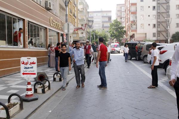 Şanlıurfa’da esnaflar elektrik protestosunda yol kapattı