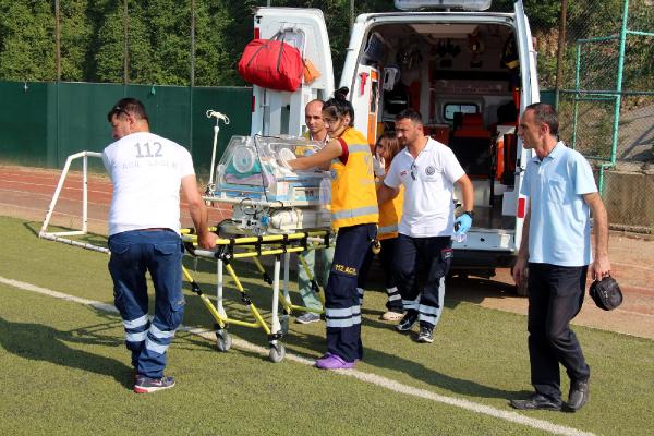 Prematüre ikizler hava ambulansı ile sevk edildi