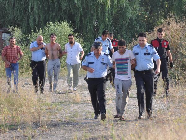 Pompalı tüfekle 5 kişiyi yaralayan şüpheliler kovalamayla yakalandı