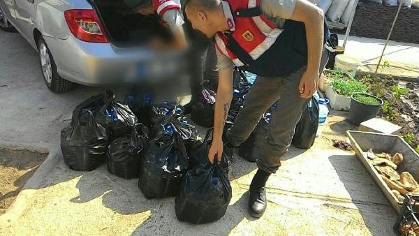 İzmir'de kaçak içki operasyonu