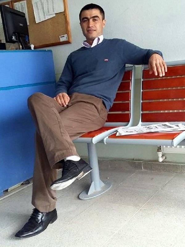 Kaza yapan yaralıya yardıma koşan taksici, kamyonet altında öldü