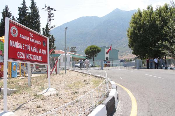 Manisa'da 3 siyasi mahkum açlık grevine başladı