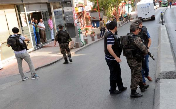 Okmeydanı'nda polise ateş açıldı : 3'ü polis 4 yaralı - (2) yeniden