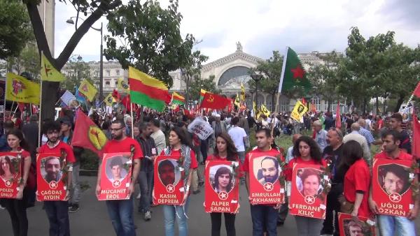 Suruç’ta meydana gelen terör saldırısı Paris’te protesto edildi