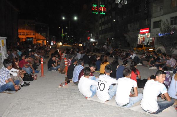 PKK kamplarının bombalanması Hakkari'de protesto edildi