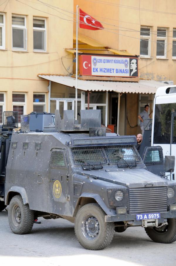 Cizre'de emniyet müdürlüğüne silahlı saldırı