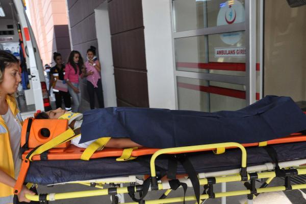 Adıyaman’da otomobil devrildi: 3 yaralı