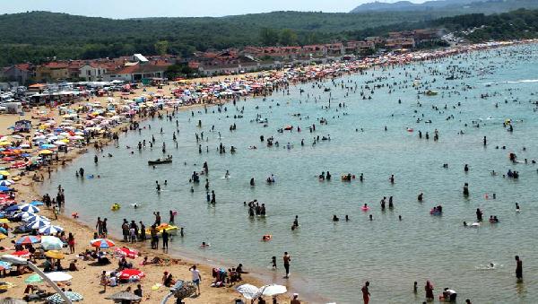 Kandıra plajları hafta sonu doldu taştı