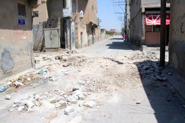 Nusaybin'de YDG-H üyeleri ara sokaklara hendek kazdı