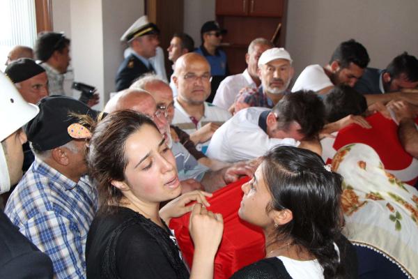 Şehit polis Sivri, Kırıkale'de gözyaşlarıyla toprağa verildi