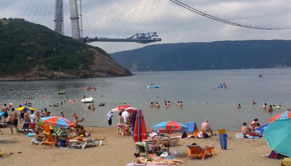 3. Boğaz köprüsünde sona yaklaşıldı. Marmara Otoyolu'nun ilk asfaltlamaları yapıldı