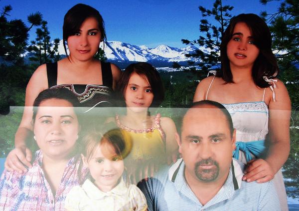 İki kız kardeş sağlıklarına kavuşmayı bekliyor