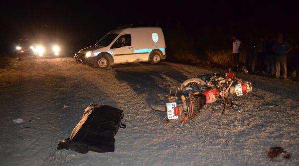 Motosikletleri çarpışan enişte öldü, kayınbirader ağır yaralandı