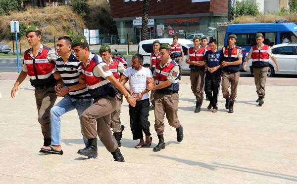 Cinayet şüphelisi 2 kişi Alanya'da yakalandı