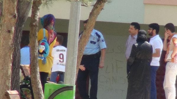 Kara peçeli kadın 'canlı bomba' korkusu yaşattı
